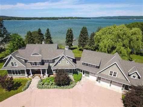 5 bath 3,447 sqft 5,663. . Homes for sale northern michigan